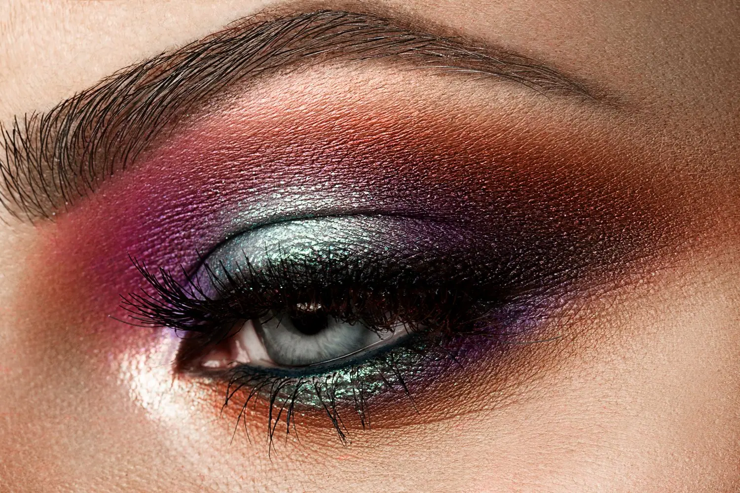 Jak wykonać klasyczny smokey eye - instrukcja krok po kroku