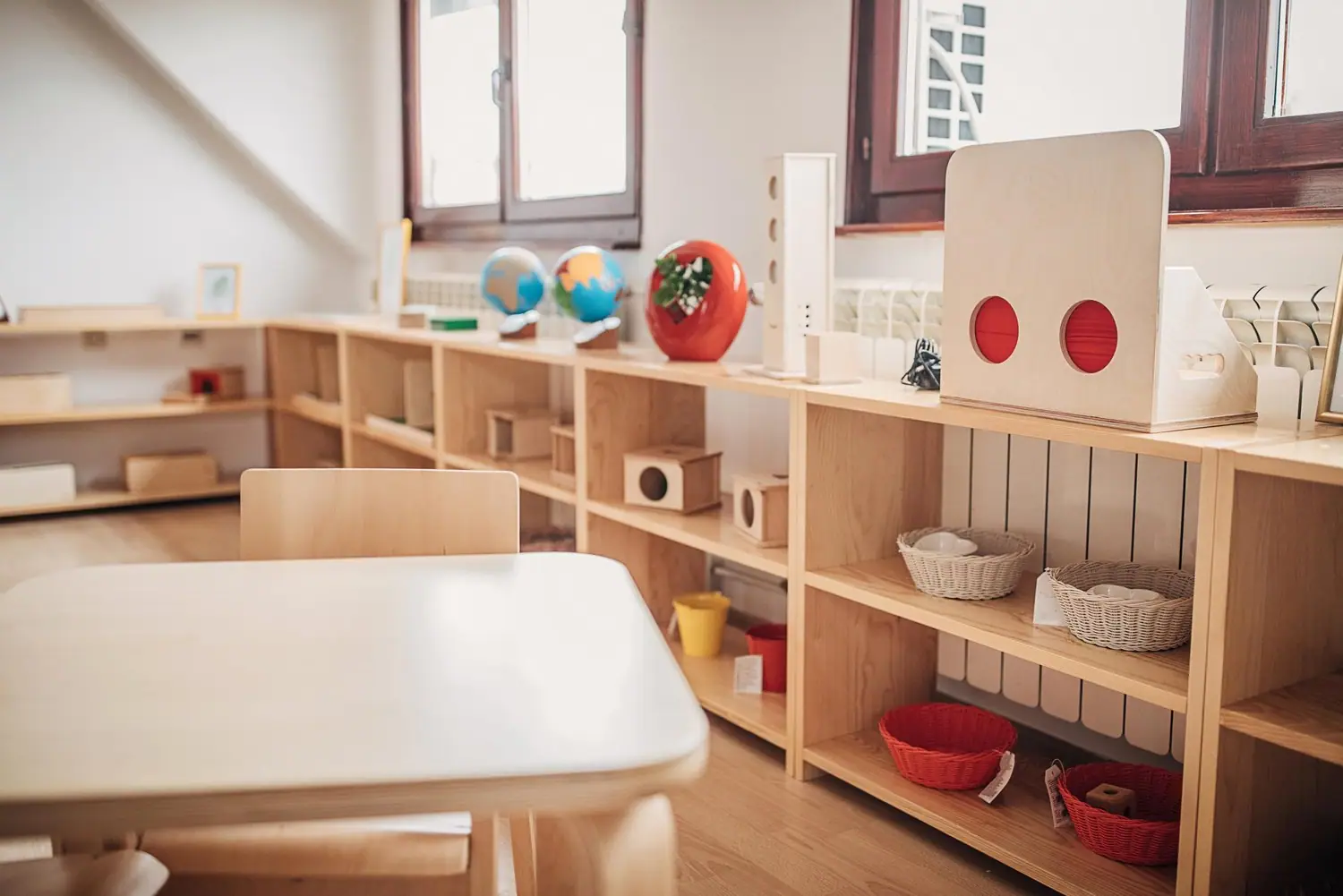 Jak wybrać odpowiednie przedszkole dla swojego dziecka w metodzie Montessori